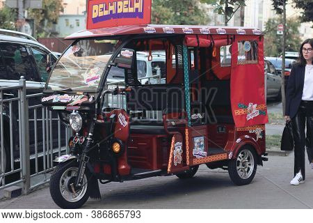 Ukraine. Kiev. Velyka Vasylkivska Street, 30. The Central Part Of The City. Transport Transportation