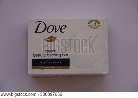 An Old Pack Of 100g Bar Of Dove Beauty Cream Bar Soap On A White Background. Dove Beauty Cream Bar I