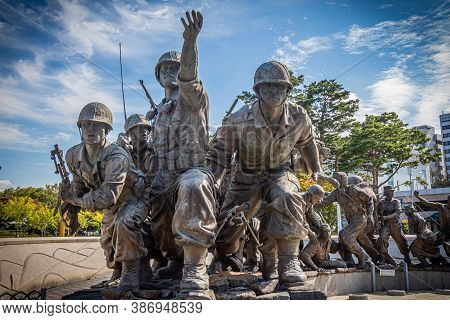 Seoul, South Korea - October 19th 2017: Statue Of South Korean War Soldiers At The War Memorial Of K