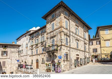 Assisi,italy - September 3,2020 - In The Streets Of Assisi Town. Assisi Is A Town Of Italy In The Pr