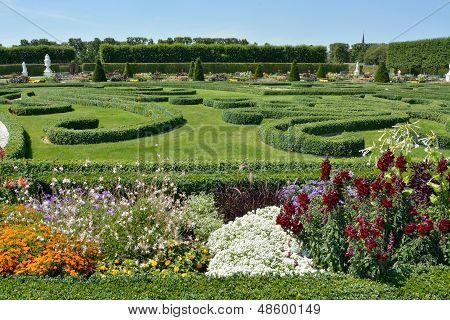 Boxwood dekorationer og blomster i Herrenhausen haver, Hannover, Tyskland