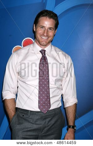 LOS ANGELES - 27 lipca: Sam Jaeger na NBC TCA Summer Press Tour 2013 w Beverly Hilton Hotel 