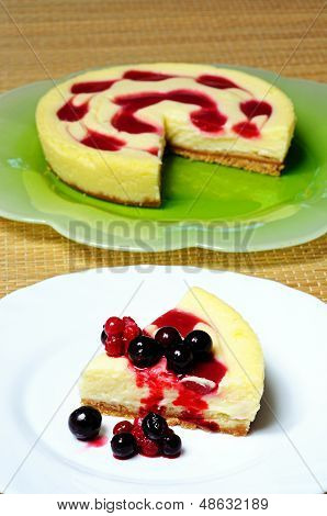 Taze meyve cheesecake.