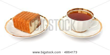 Pastel de chocolate y taza de té