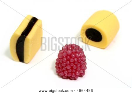 Tres frutas dulces de vario Color