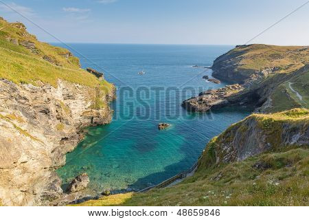 Tintagel praia e Baía costa de Cornwall norte entre Bude e Padstow