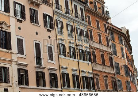 Old roman houses by Spanish steps in Rome