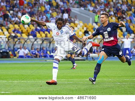 디나모 키예프의 Dieumerci Mbokani