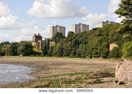 Zamek Ravenscraig, w Firth Of Forth, Kircaldy, Fife, Scotland, Wielka Brytania