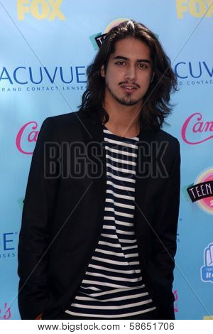 Avan Jogia at the 2013 Teen Choice Awards Arrivals, Gibson Amphitheatre, Universal City, CA 08-11-13