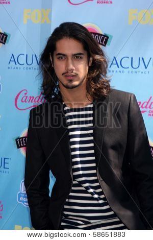 Avan Jogia at the 2013 Teen Choice Awards Arrivals, Gibson Amphitheatre, Universal City, CA 08-11-13