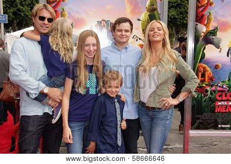 Gena Lee Nolan and family at the 