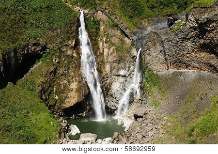 Ecuador, Banos Waterfall