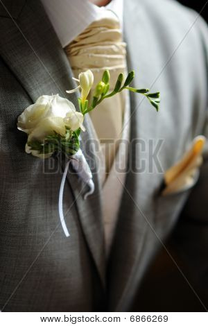 Fressia Boutonniere สีขาว