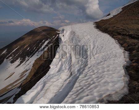 Carpathian mountains 8 under snow in spring
