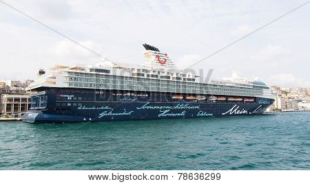 Cruise Ship