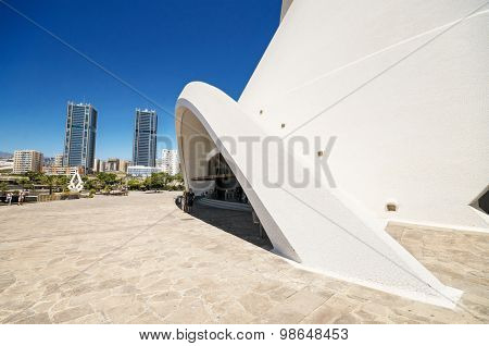 Auditorio de Tenerife - futuristic and inspired in organic shapes building