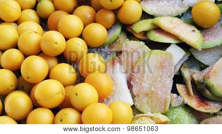 Fruits in sugar