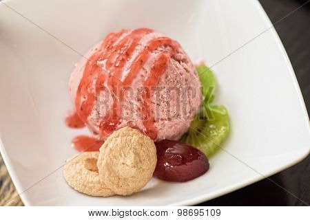 Fruit strawberry ice cream in plate 