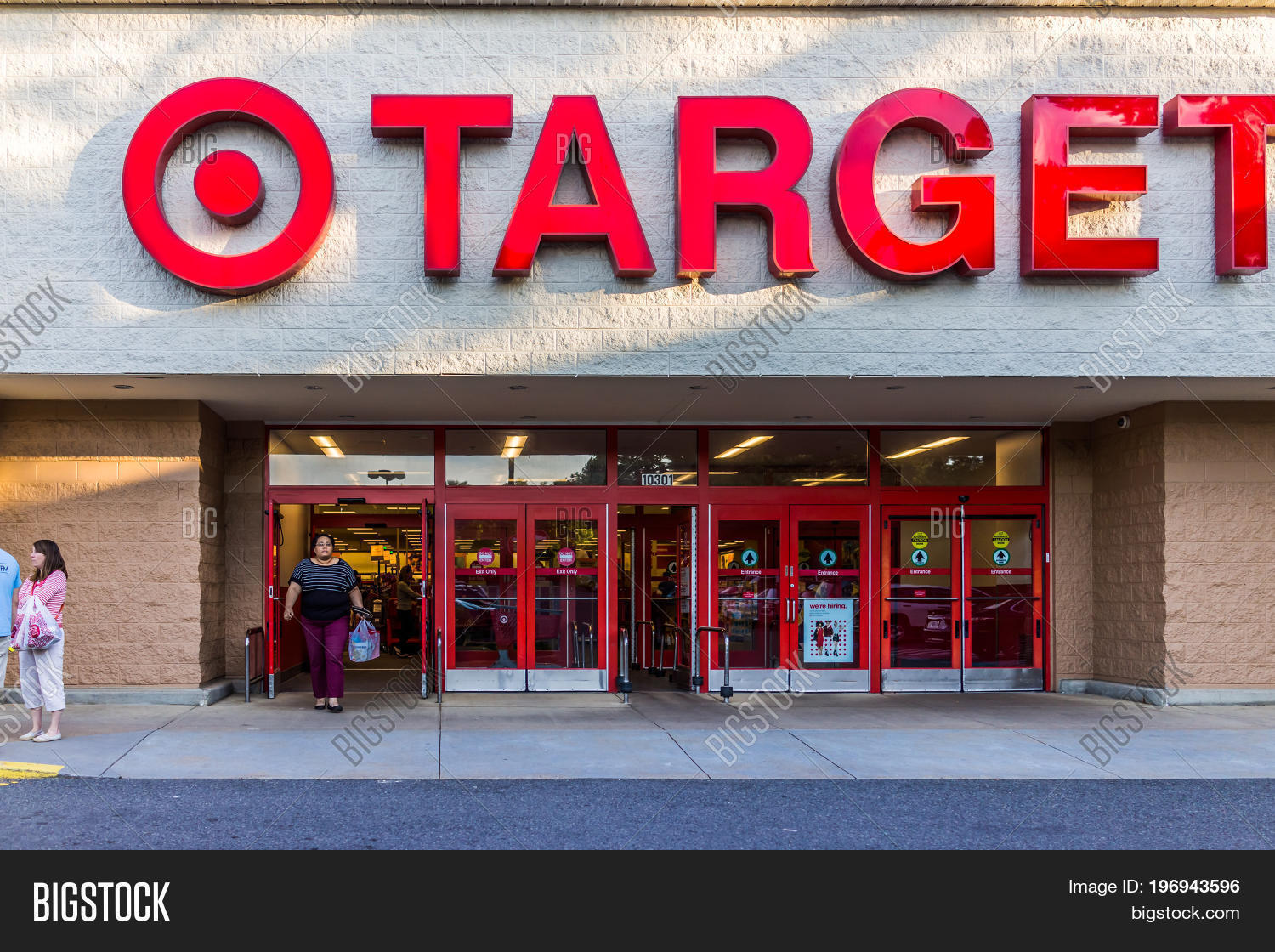 Таргет логотип. Бизнес таргет. Target corporation (tgt) логотип. Таргет логотип. Мишень лого.