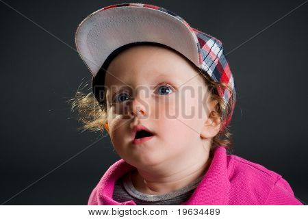 Cool chlapce s víčkem