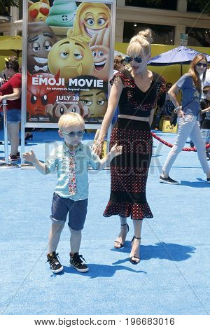 LOS ANGELES - JUL 23:  Jack Pratt, Anna Faris at 