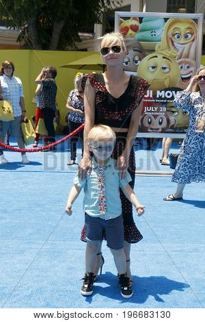 LOS ANGELES - JUL 23:  Jack Pratt, Anna Faris at 