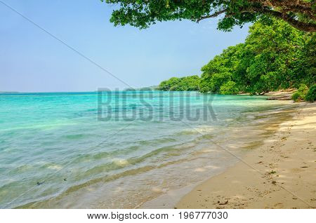 One of the many beautiful secluded sandy beaches around Saraoutou - Espiritu Santo Vanuatu
