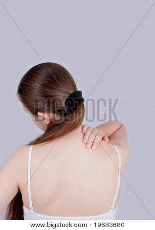 다시와 목에 통증이