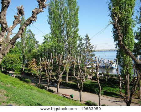 Dæmning af Volga-floden i byen Saratov