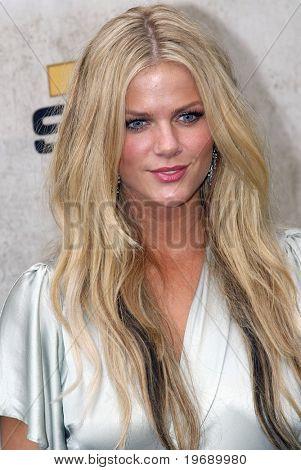 CULVER CITY, CA - 5. června: Brooklyn Decker dorazí na 4 roční Spike TV 