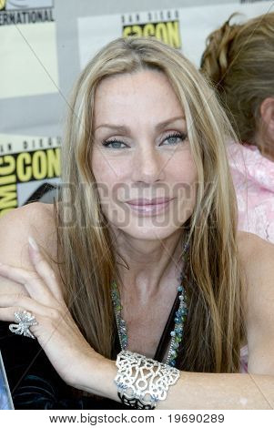 SAN DIEGO, CA - 22 července: Virginia Hey značky autogramy v oblasti autogram na Červenec 22, 2010 v