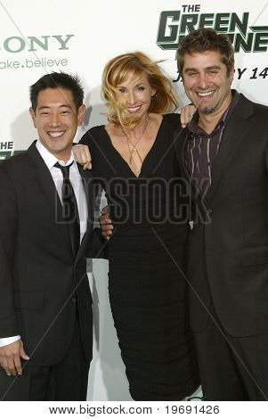 HOLLYWOOD - JAN. 10: Grant Imahara, Kari Byron & Tory Belleci dorazí na 