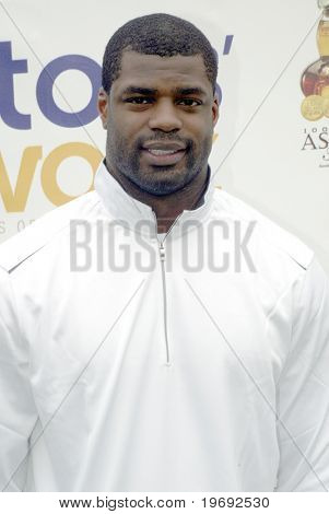 TARZANA, CA - 18 Nisan: Keith Rivers 8 yıllık gelir 
