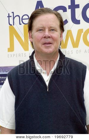 TARZANA, CA - APRIL 18: Joel Murray anländer till den 8: e årliga 