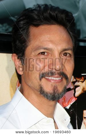 LOS ANGELES - 23 de fevereiro: Benjamin Bratt chega em 'Love Ranch' LA Premiere ArcLight Hollywood em L