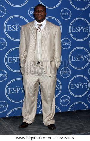 LOS ANGELES - 14 de JUL: Alabama corriendo detrás de Mark Ingram en la sala de prensa de los premios ESPY de 2010 en