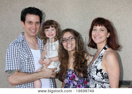 LOS ANGELES - Temmuz 24: Ronnie Marmo & 2010 genel hastane Fan Club Lunchen Airt, Aile