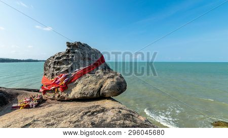 Songkhla, Thailand, Feb. 5,2019 : Decorated Rock On The Beach Of Khao Kao Seng In Songkhla, Thailand