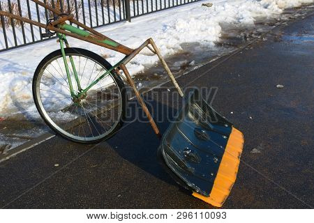 The Invention Of A Shovel With A Wheel