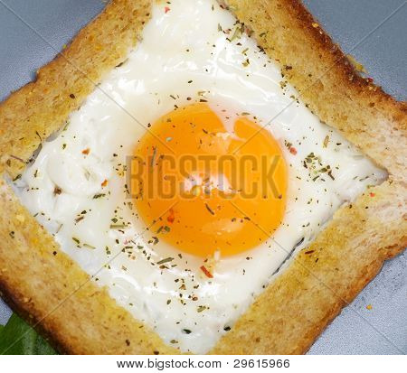 Uova fritte in francese