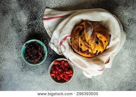 Easter Cake Craffin