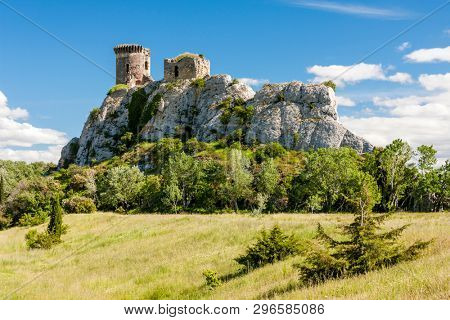 Chateau de l Hers near Chateauneuf-du-Pape, Provence, France