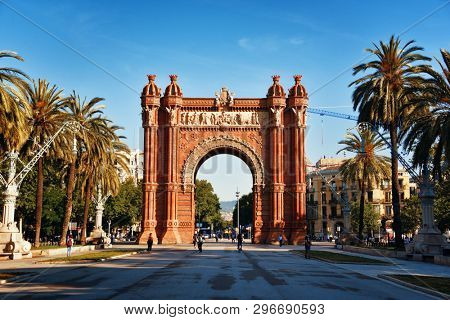 Arc de Triomf was built by architect Josep Vilaseca i Casanovas as the main access gate for the 1888 Barcelona World Fair
