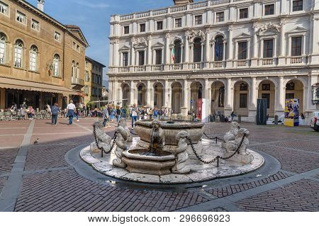 Bergamo, Italy - October 18, 2018: Venetian Contarini Fountain On Piazza Vecchia
