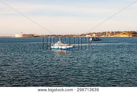 Sebastopol, Russia - September 18, 2014: Artillery Bay Of Black Sea, View Of Hero-city Obelisk On Ca