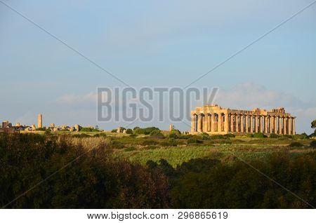 Selinunte, Sicily. Temple Of Hera, Ancient Greek Ruins In Italy, Doric Architecture