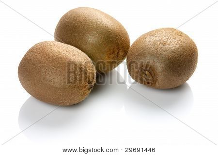 Kiwis isolado no fundo branco