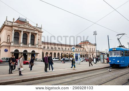 Zagreb, Croatia - April, 2018: People In Front Of Glavni Kolodvor The Main Railway Station In Zagreb