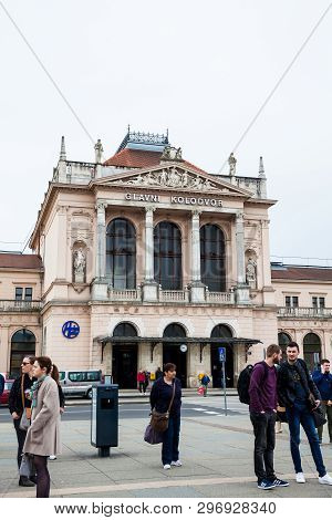 Zagreb, Croatia - April, 2018: People In Front Of Glavni Kolodvor The Main Railway Station In Zagreb